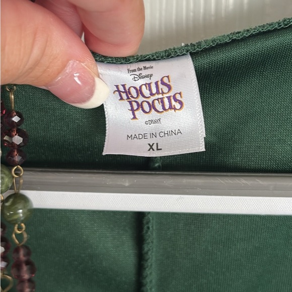 Disney Hocus Pocus Green Garment - Picture 3 of 4